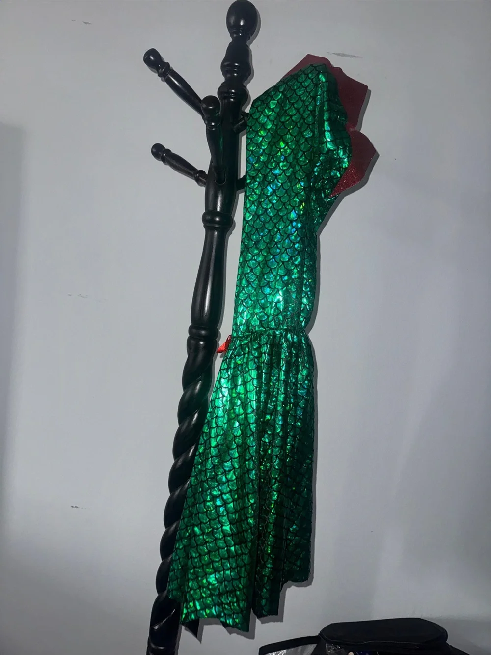 Halloween - Green Metallic Dragon Cape